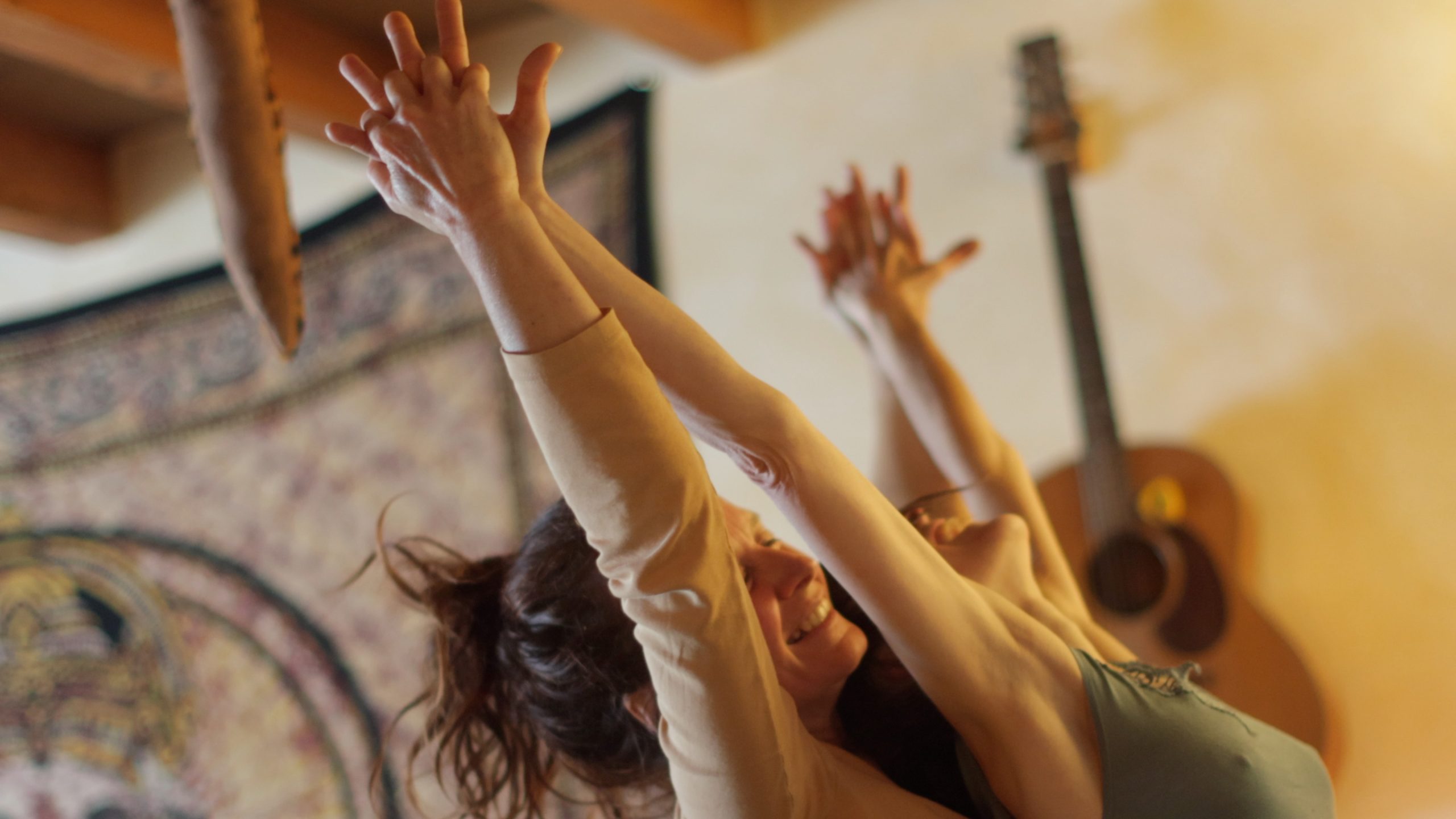 Pratique en stage de tantra (photo Xavier Cailhol)